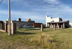 Casa con pileta, en barrio abierto Estación Alvear — imagen 9