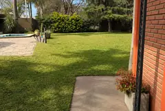 Terreno con monoambiente o quincho, galería y hermosa forestación en Parque Vernazza, Pueblo Esther — imagen 10