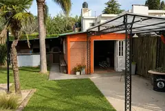 Terreno con monoambiente o quincho, galería y hermosa forestación en Parque Vernazza, Pueblo Esther — imagen 9