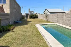 Terreno de 263,45 m² con pileta y baño, en Eco Pueblo, Alvear. Escriturado — imagen 2