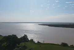 Terrenos en Pueblo Esther a metros del río, con escritura inmediata y todos los Servicios — imagen 4
